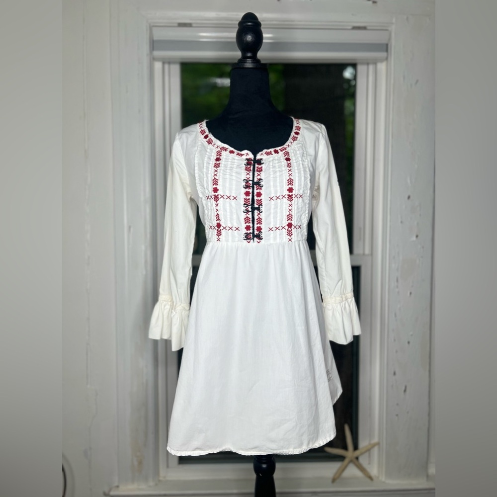 Crisp White Cotton Red Embroidered Peasant Baby Doll Tunic Top